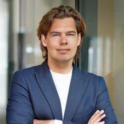Mag. Gordon Dippert
